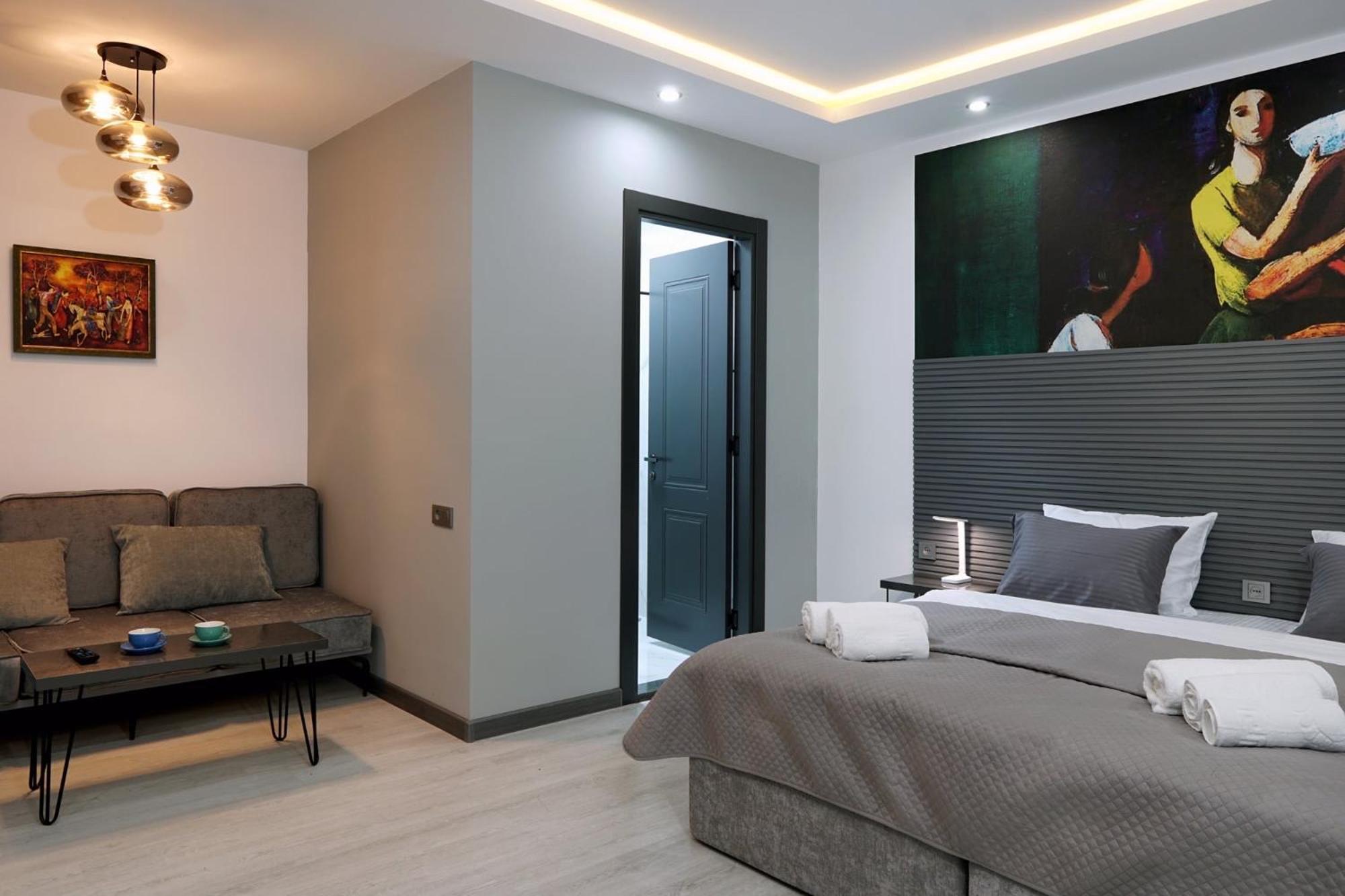 Hotel Varla Кутаиси Екстериор снимка