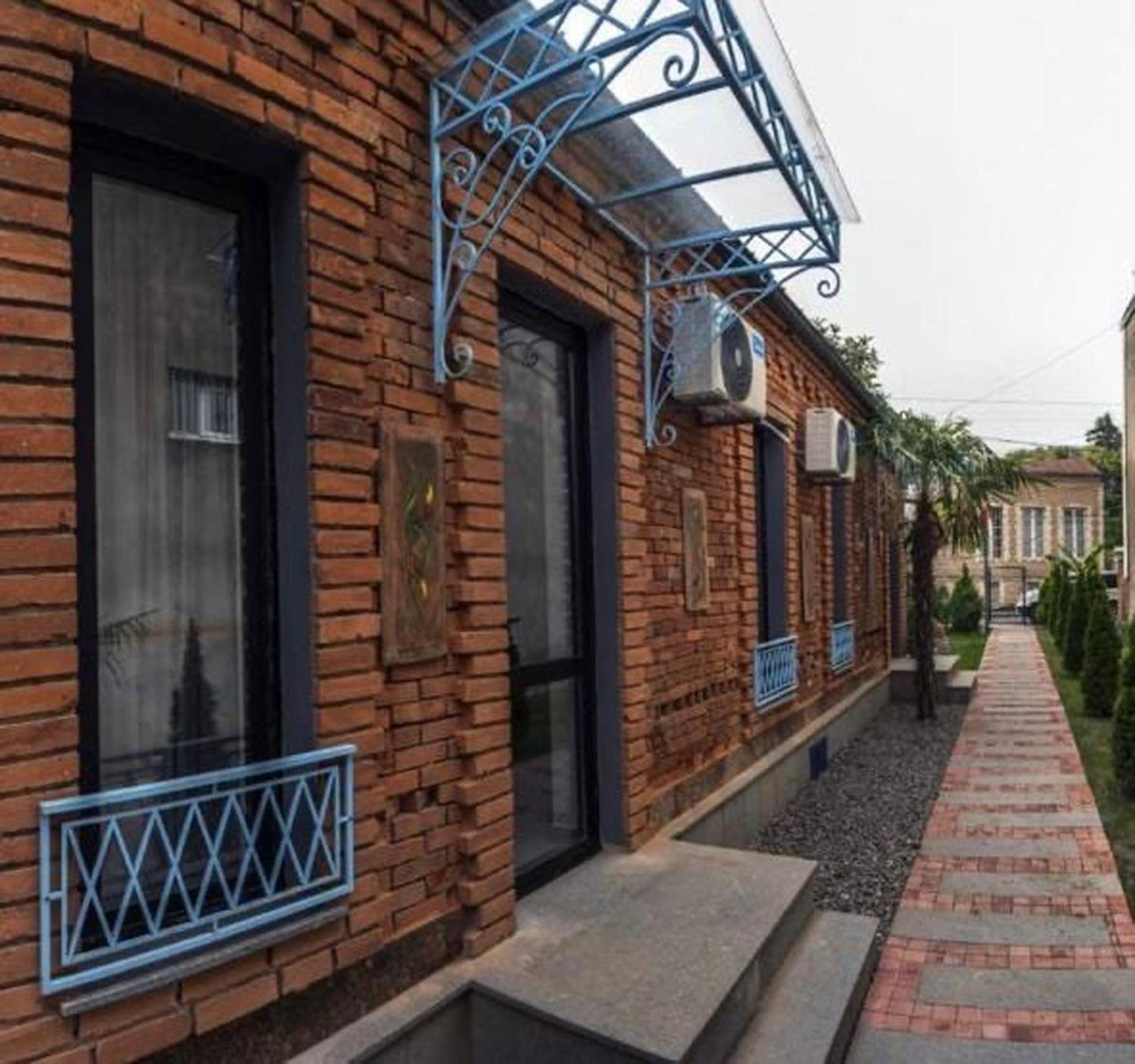 Hotel Varla Кутаиси Екстериор снимка
