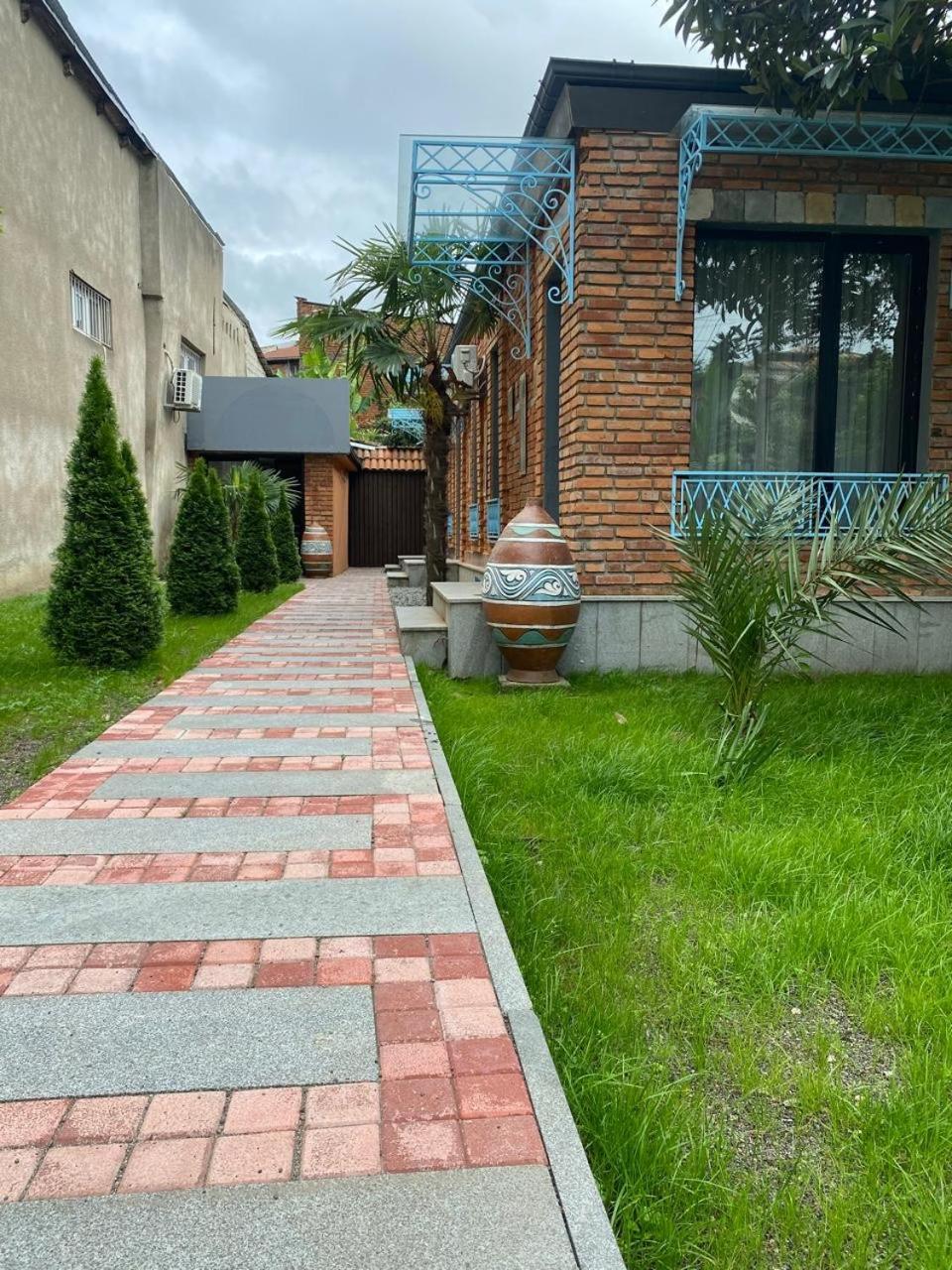 Hotel Varla Кутаиси Екстериор снимка